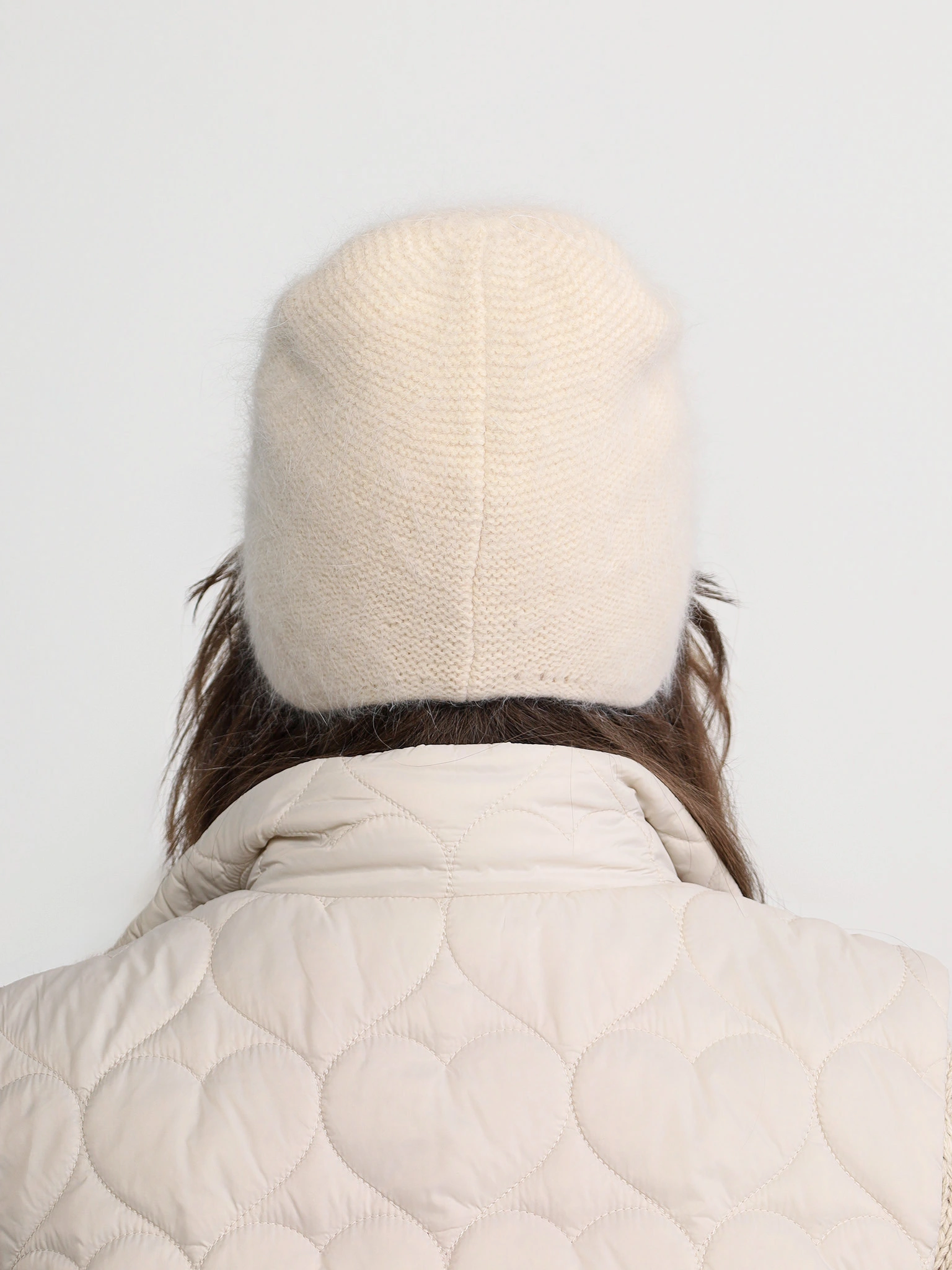 Шапка-ушанка из ангоры и нейлона с козырьком в ассортименте